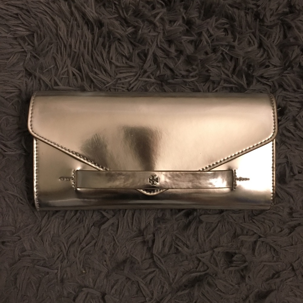 Silver Clutch